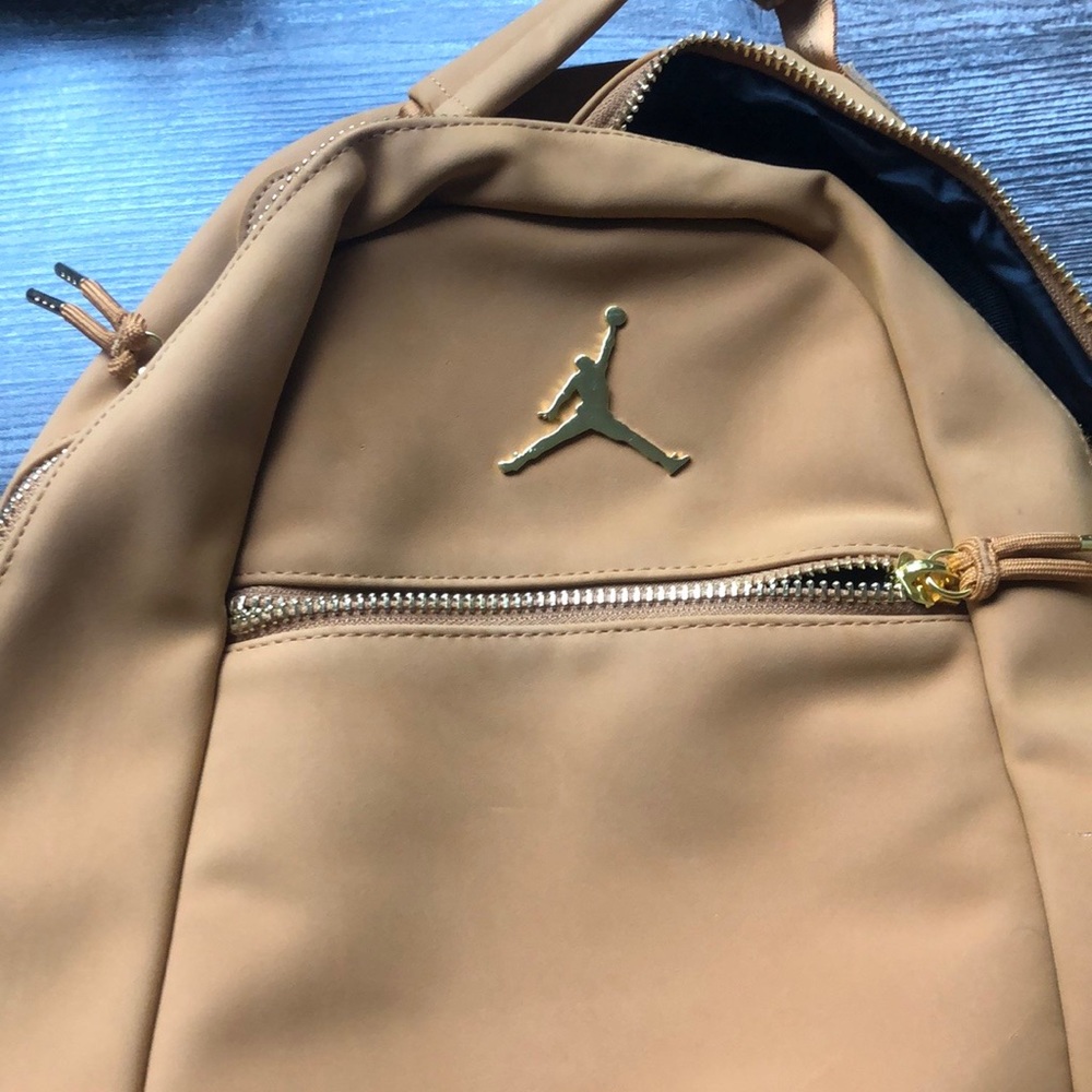 Brand new bag never worn